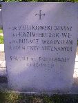 Por. Janusz Kulikowski upami�tniony na imiennej tablicy epitafijnej na mogile zbiorowej w wydzielonej kwaterze wojennej na cm. katedralnym w �owiczu. Stan z dn. 12.08.2012 r. (fot. B�a�ej Kucharski).
