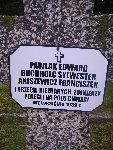 Edward Pawlak upami�tniony na imiennej tablicy epitafijnej na mogile zbiorowej na cm. wojennym w Rydwanie. Stan z dn. 31.08.2012 r. (fot. B�a�ej Kucharski).