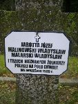 J�zef Jarotta upami�tniony na imiennej tablicy epitafijnej na mogile zbiorowej na cm. wojennym w Rydwanie. Stan z dn. 31.08.2012 r. (fot. B�a�ej Kucharski).
