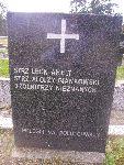 Strz. Leon Ahelt upami�tniony na imiennej tablicy epitafijnej na mogile zbiorowej w obr�bie kwatery wojennej �o�nierzy Wojska Polskiego na cm. parafii rzymskokatolickiej pw. �w. Macieja Aposto�a i �w. Ma�gorzaty w Bednarach. Stan z dn. 06.09.2012 r. (fot. B�a�ej Kucharski).