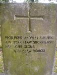 Kpr. Stanis�aw Skorpiewski upami�tniony na imiennej tablicy epitafijnej na mogile zbiorowej na cm. wojennym w Kompinie. Stan z dn. 15.09.2012 r. (fot. B�a�ej Kucharski).