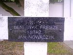 Strz. Jan Nowaczyk upami�tniony na imiennej tablicy epitafijnej na mogile zbiorowej w obr�bie kwatery wojennej �o�nierzy Wojska Polskiego na cm. parafii rzymskokatolickiej pw. �w. Jakuba Aposto�a w Zdunach. Stan z dn. 27.09.2012 r. (fot. B�a�ej Kucharski).
