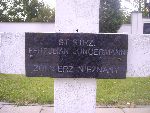 St. strz. Fertulian Jungermann upami�tniony na imiennej tablicy epitafijnej na mogile zbiorowej w obr�bie kwatery wojennej �o�nierzy Wojska Polskiego na cm. parafii rzymskokatolickiej pw. �w. Jakuba Aposto�a w Zdunach. Stan z dn. 27.09.2012 r. (fot. B�a�ej Kucharski).