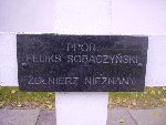 Feliks Sobaczy�ski upami�tniony na imiennej tablicy epitafijnej na jednej z mogi� kwatery wojennej na cm. parafialnym w Zdunach. Stan z dn. 27. 09. 2012 r. (fot. B�a�ej Kucharski).