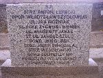 Ppor. W�adys�aw Szyd�owski upami�tniony na imiennej tablicy epitafijnej na mogile zbiorowej w obr�bie kwatery wojennej �o�nierzy Wojska Polskiego na cm. parafii rzymskokatolickiej pw. Nawiedzenia Naj�wi�tszej Marii Panny i �w. J�zefa w Bielawach. Stan z dn. 29.09.2012 r. (fot. B�a�ej Kucharski).