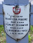 Zygmunt Ja�kowiak, upami�tniony na imiennej tablicy epitafijnej na kwaterze wojennej na cmentarzu rzymskokatolickim w Rybnie. Stan z 2005r.
