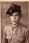 W�adys�aw Popek jako �o�nierz Wojska Polskiego (fot. ze zb. rodzinnych).
