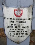 Jan Pyszora, upami�tniony na imiennej tablicy epitafijnej na kwaterze wojennej na cmentarzu rzymskokatolickim w Rybnie. Stan z 2005r.