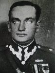 Stanis�aw Dworzak jako oficer Wojska Polskiego (fot. za: Bauer P., Polak B., Armia "Pozna�" 1939, Pozna� 1987).