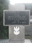 Ppor. Mieczys�aw Pomara�ski upami�tniony na imiennej tablicy epitafijnej na mogile zbiorowej w obr�bie kwatery wojennej �o�nierzy Wojska Polskiego na cmentarzu parafialnym w Woli Cyrusowej. Stan z dn. 21.09.2013r. (fot. B�a�ej Kucharski).

