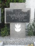Strz. Aleksander Ku�mirek upami�tniony na imiennej tablicy epitafijnej na mogile zbiorowej w obr�bie kwatery wojennej �o�nierzy Wojska Polskiego na cmentarzu parafialnym w Woli Cyrusowej. Stan z dn. 21.09.2013r. (fot. B�a�ej Kucharski).
