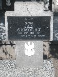 Strz. Jan Samoraj upami�tniony na imiennej tablicy epitafijnej na mogile zbiorowej w obr�bie kwatery wojennej �o�nierzy Wojska Polskiego na cmentarzu parafialnym w Woli Cyrusowej. Stan z dn. 21.09.2013r. (fot. B�a�ej Kucharski).
