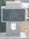 Strz. Tadeusz Sobo� upami�tniony na imiennej tablicy epitafijnej na mogile zbiorowej w obr�bie kwatery wojennej �o�nierzy Wojska Polskiego na cmentarzu parafialnym w Woli Cyrusowej. Stan z dn. 21.09.2013r. (fot. B�a�ej Kucharski).
