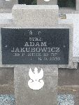 Strz. Adam Jakubowicz upami�tniony na imiennej tablicy epitafijnej na mogile zbiorowej w obr�bie kwatery wojennej �o�nierzy Wojska Polskiego na cmentarzu parafialnym w Woli Cyrusowej. Stan z dn. 21.09.2013r. (fot. B�a�ej Kucharski).
