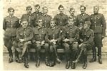 Ppor. Wiktor Ziemi�ski w�r�d oficer�w Wojska Polskiego - je�c�w Oflagu II C Woldenberg w czasie okupacji hitlerowskiej (fot. ze zb. rodzinnych).