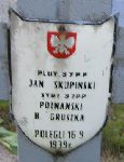 B. Gruszka, upami�tniony na imiennej tablicy epitafijnej na kwaterze wojennej na cmentarzu rzymskokatolickim w Rybnie. Stan z 2005r.