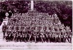 Strz. Alojzy Ro�ek (oznaczony strza�k�) na fotografii zbiorowej, pami�tce ostrego strzelania 4 kompanii 69 pu�ku piechoty (archiwum rodzinne).