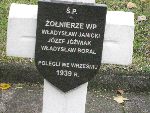 W�adys�aw Boral upami�tniony na imiennej tabliczce epitafijnej na jednej z mogi� zbiorowych cmentarza wojennego w Sochaczewie - Trojanowie, Al. 600-lecia. Stan z dn. 3 listopada 2016 r.