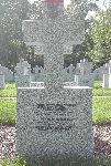 Mjr Boles�aw Wodecki upami�tniony (najprawdopodobniej symbolicznie) na imiennej tablicy epitafijnej na jednej z mogi� zbiorowych kwatery B 10 Cmentarza Wojskowego w Warszawie, ul. Pow�zkowska. Stan z dn. 15 wrze�nia 2019 r. (fot. Wojciech Miller).