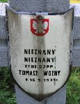 Tomasz Wo�ny, upami�tniony na imiennej tablicy epitafijnej na kwaterze wojennej na cmentarzu rzymskokatolickim w Rybnie. Stan z 2005r.
