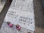 Gr�b Kamili Zwarycz z d. Semenec, �ony Jana Romana Zwarycza,  i ich syna Mariusza zlokalizowany w cz�ci dawnego cmentarza ewangelicko-augsburskiego przy ul. Cmentarnej w Grudzi�dzu. Stan z dn. 07. 03. 2016 r. (fot. Jan Harajda).