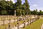 O�tarzew, cmentarz wojenny. Stan z dn. 23. 06. 2011 r. (fot. K. Bielawski / "Wirtualny Sztetl" - www.sztetl.org.pl).