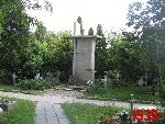 Pruszk�w, ul. Cmentarna, kwatera wojenna. Stan z dn. 28. 06. 2012 r. (fot. Tomasz Karolak).