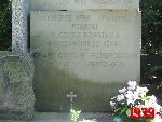 Pruszk�w, ul. Cmentarna, kwatera wojenna. Stan z dn. 28. 06. 2012 r. (fot. Tomasz Karolak).