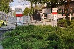 Brwin�w, ul. Powsta�c�w Warszawy, kwatera wojenna (fot. K. Bielawski / "Wirtualny Sztetl" - www.sztetl.org.pl).
