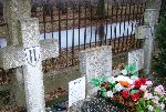 �leszyn, mogi�a zbiorowa. Stan z kwietnia 2010 r. (fot. Krzysztof Zadro�ny / www.tradytor.pl).