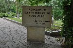 Warszawa, ul. Z�otej Jesieni, kwatera wojenna. Stan z dn. 10. 06. 2012 r. (fot. Krzysztof Bielawski - www.kirkuty.xip.pl).