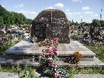 Aleksandr�w ��dzki, ul. Wojska Polskiego, mogi�a zbiorowa. Stan z dn. 04. 08. 2011 r. (fot. Zbigniew Adamas).
