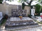 ��d�, ul. Zgierska, mogi�a zbiorowa (1). Stan z dn. 23. 08. 2011 r. (fot. Zbigniew Adamas).