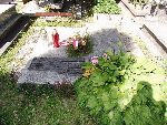 ��d�, ul. Ok�lna, mogi�a zbiorowa. Stan z dn. 23. 08. 2011 r. (fot. Zbigniew Adamas).
