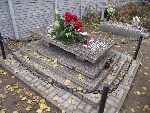 Stryk�w, ul. Legion�w, mogi�a zbiorowa. Stan z dn. 31. 10. 2011 r. (fot. Zbigniew Adamas).