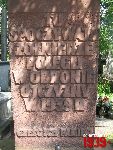 Grodzisk Mazowiecki, ul. Rado�ska, mogi�a zbiorowa. Stan z dn. 17. 08. 2011 r. (fot. Tomasz Karolak).
