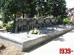 Lipce Reymontowskie, mogi�a zbiorowa. Stan z dn. 25. 06. 2011 r. (fot. Tomasz Karolak).