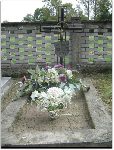 Korabiewice, mogi�a indywidualna. Stan z 2003 r. (fot. Ryszard Detkiewicz - Urz�d Gminy Puszcza Maria�ska).