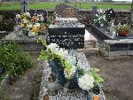 Bedlno, mogi�y indywidualne. Stan z dn. 18. 09. 2013 r. (fot. Witold Rapsiewicz).