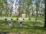 Kiernozia, cmentarz wojenny. Stan z 2010 r. (fot. Rados�aw R�kawiecki / www.gostynin.org.pl).