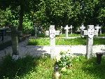 Gostynin, ul. Ostatnia, kwatera wojenna. Stan z dn. 09. 04. 2007 r. (fot. Rados�aw R�kawiecki / www.gostynin.org.pl).
