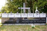 Pruszk�w - �bik�w, ul. Domaniewska, mogi�a zbiorowa. Stan z dn. 01. 08. 2015 r. (fot. Tomasz Kuran).