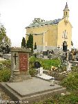 Wiskitki, mogi�a zbiorowa (1). Stan z dn. 26. 10. 2011 r. (fot. Tomasz Kuran).