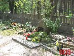 Warszawa, ul. Ksi�dza Piotra Skargi, mogi�a indywidualna. Stan z dn. 25 lipca 2016 r. (fot. Tomasz Karolak).
