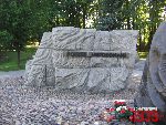 Warszawa, ul. Wolska 174/176, cmentarz wojenny - Warszawa, ul. Wolska 174/176, cmentarz wojenny. Stan z dn. 26 sierpnia 2016 r. (fot. Tomasz Karolak).