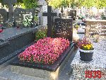 Warszawa, ul. Wa�brzyska, gr�b rodzinny (2). Stan z dn. 13 wrze�nia 2016 r. (fot. Tomasz Karolak).