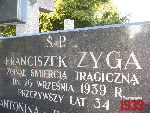 Warszawa, ul. Wa�brzyska, gr�b rodzinny (2). Stan z dn. 13 wrze�nia 2016 r. (fot. Tomasz Karolak).