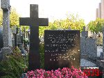 Warszawa, ul. Wa�brzyska, gr�b rodzinny (2). Stan z dn. 13 wrze�nia 2016 r. (fot. Tomasz Karolak).