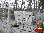 Wyszogr�d, ul. Niepodleg�o�ci, mogi�a zbiorowa (fot. T. Karolak).