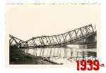 Zniszczenia wojenne 1939 - most na Bzurze w Sochaczewie (fot. ze zbior�w Andrzeja Kornackiego).
